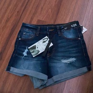 Dark blue kendall and Kylie jean shorts